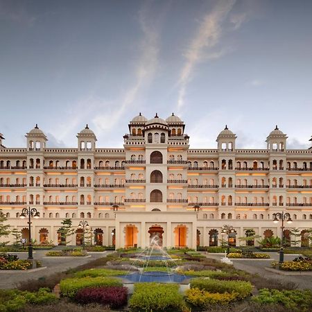 Uday Palace Navsari, A Member Of Radisson Individuals Exteriér fotografie