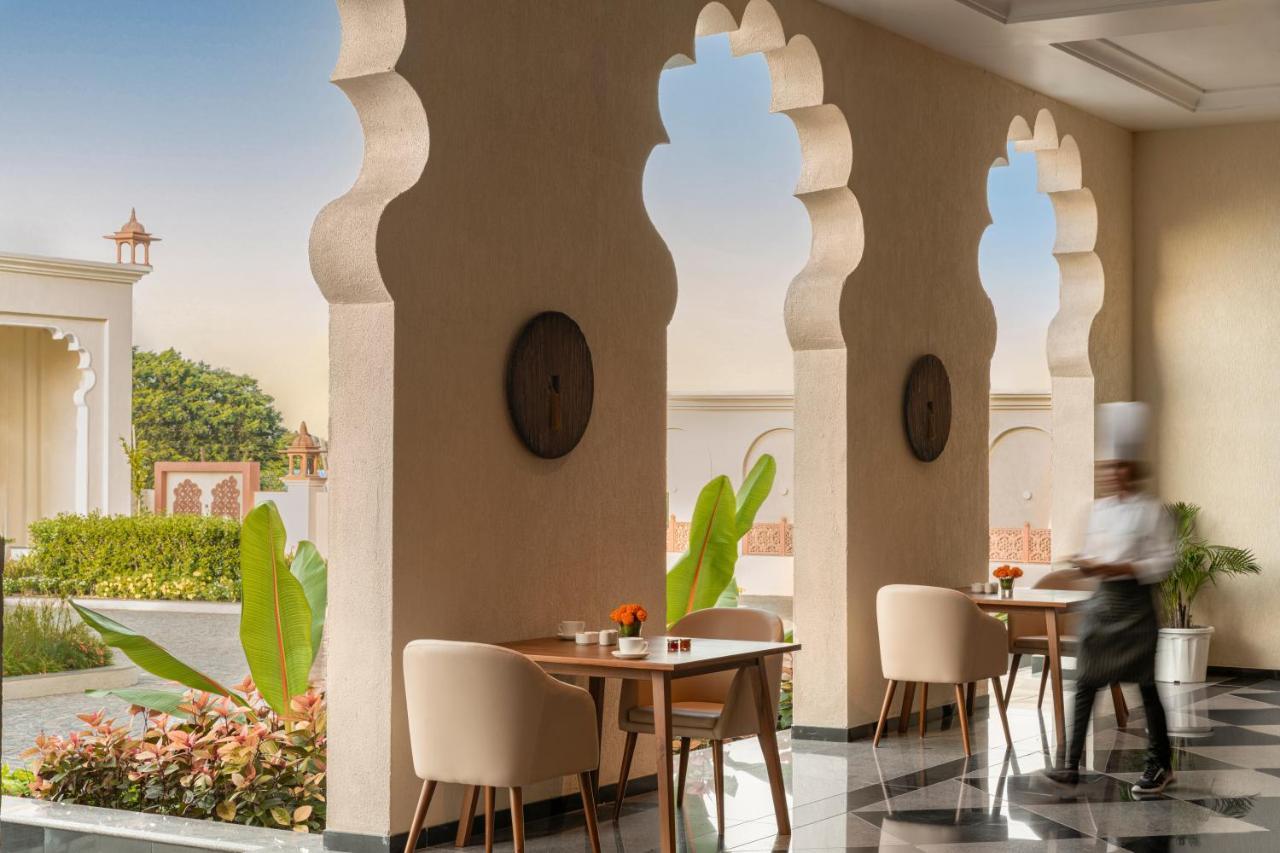 Uday Palace Navsari, A Member Of Radisson Individuals Exteriér fotografie