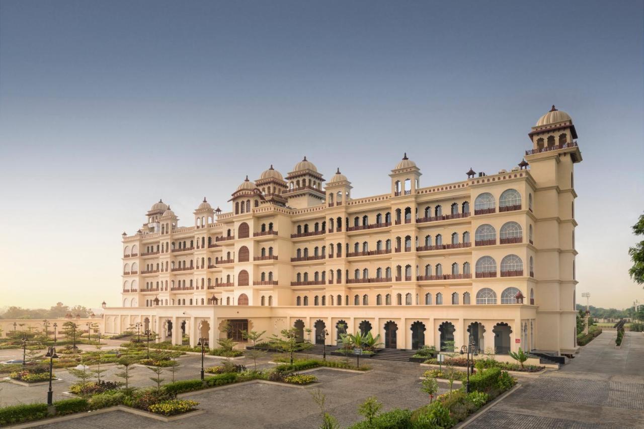 Uday Palace Navsari, A Member Of Radisson Individuals Exteriér fotografie