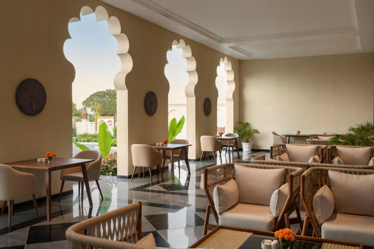 Uday Palace Navsari, A Member Of Radisson Individuals Exteriér fotografie