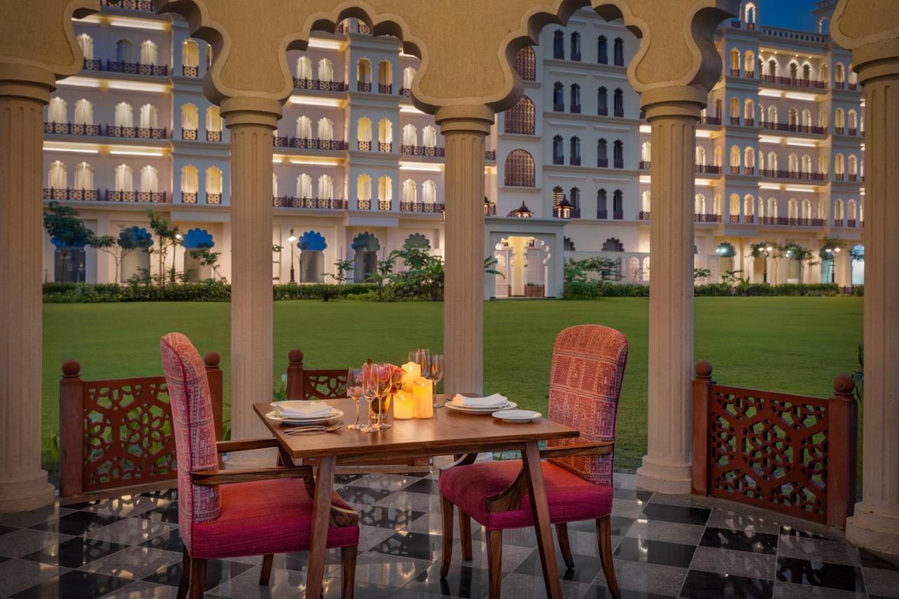 Uday Palace Navsari, A Member Of Radisson Individuals Exteriér fotografie