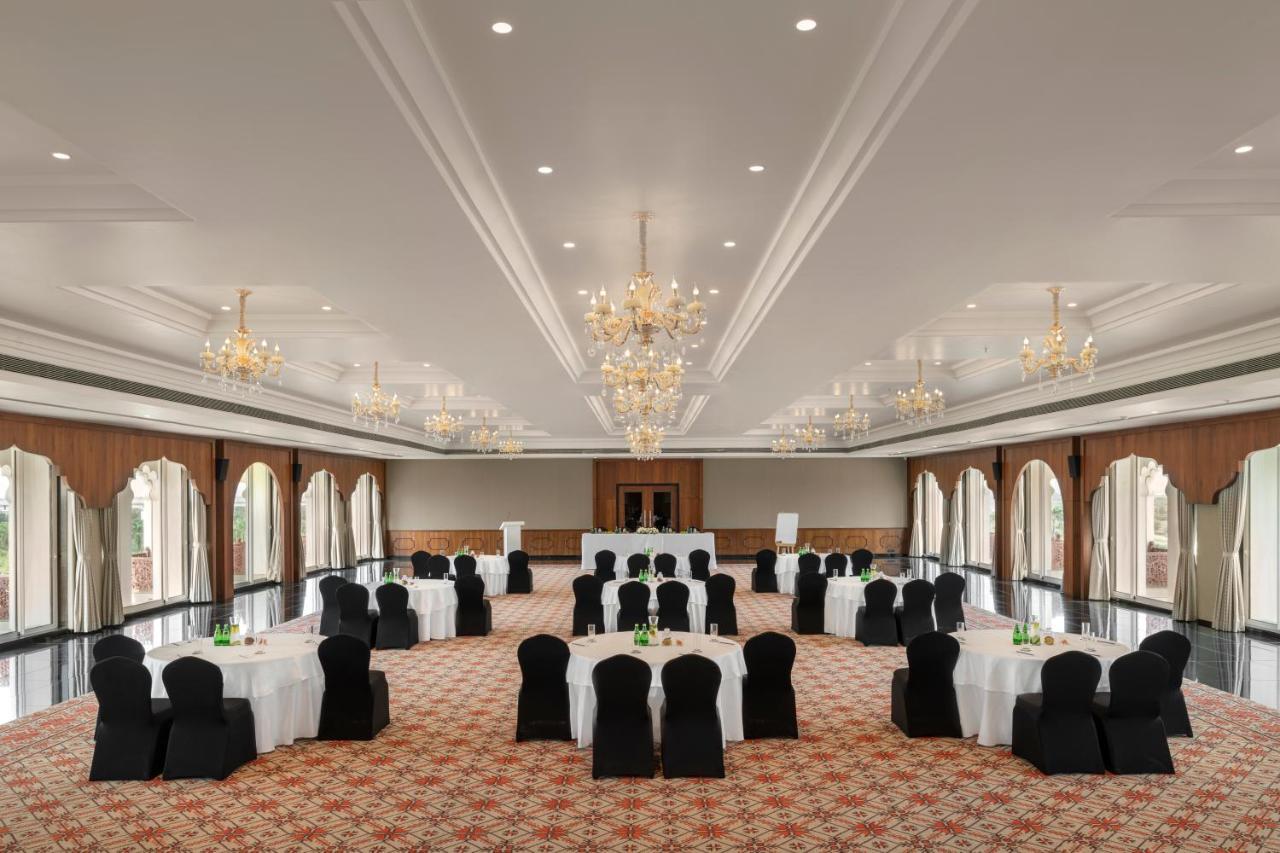 Uday Palace Navsari, A Member Of Radisson Individuals Exteriér fotografie