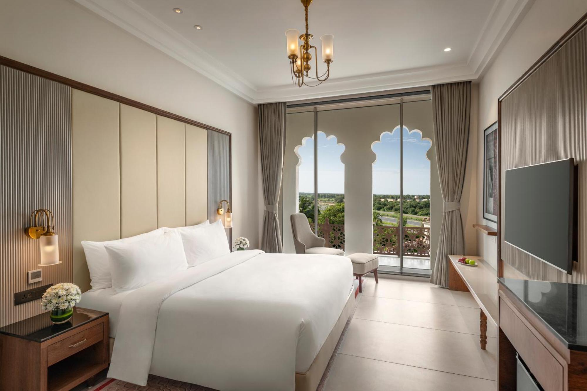 Uday Palace Navsari, A Member Of Radisson Individuals Exteriér fotografie